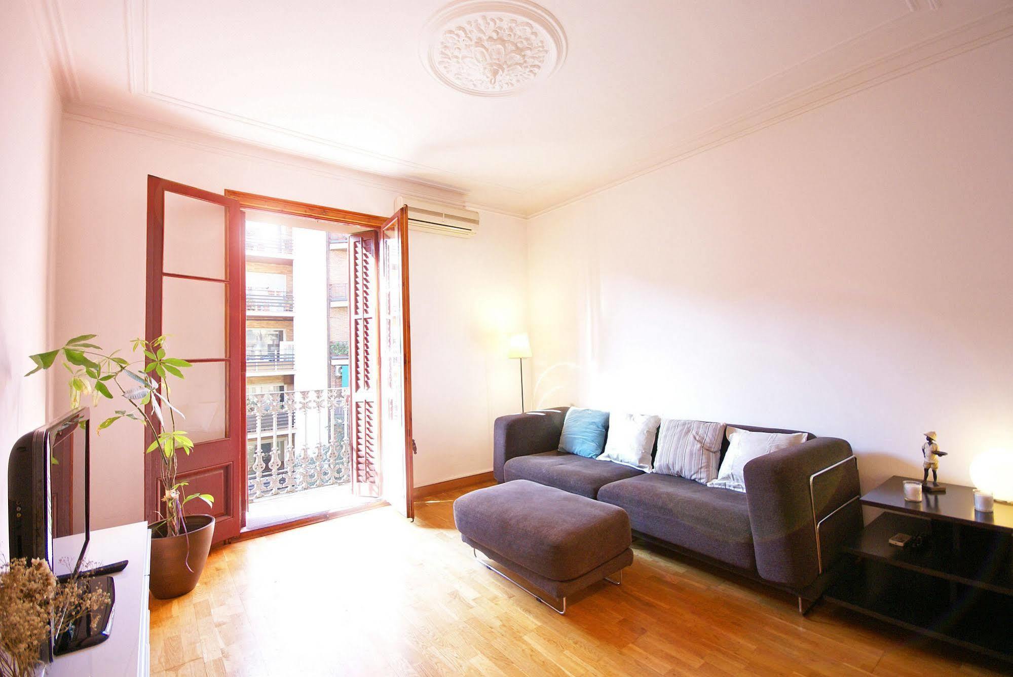 Apartamento Flateli Aribau Barcelona Exterior foto