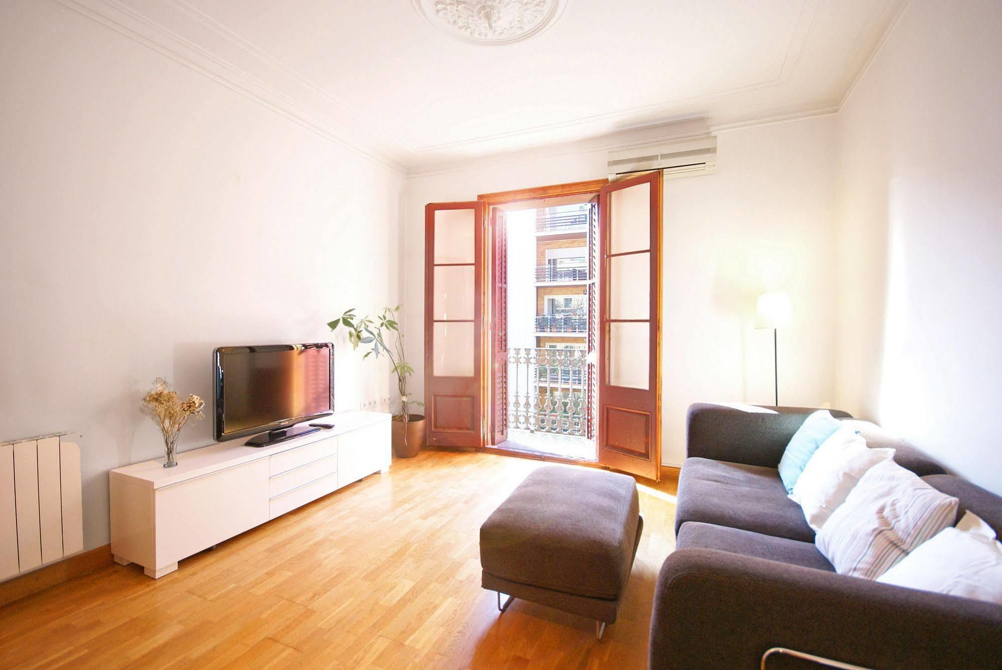 Apartamento Flateli Aribau Barcelona Exterior foto