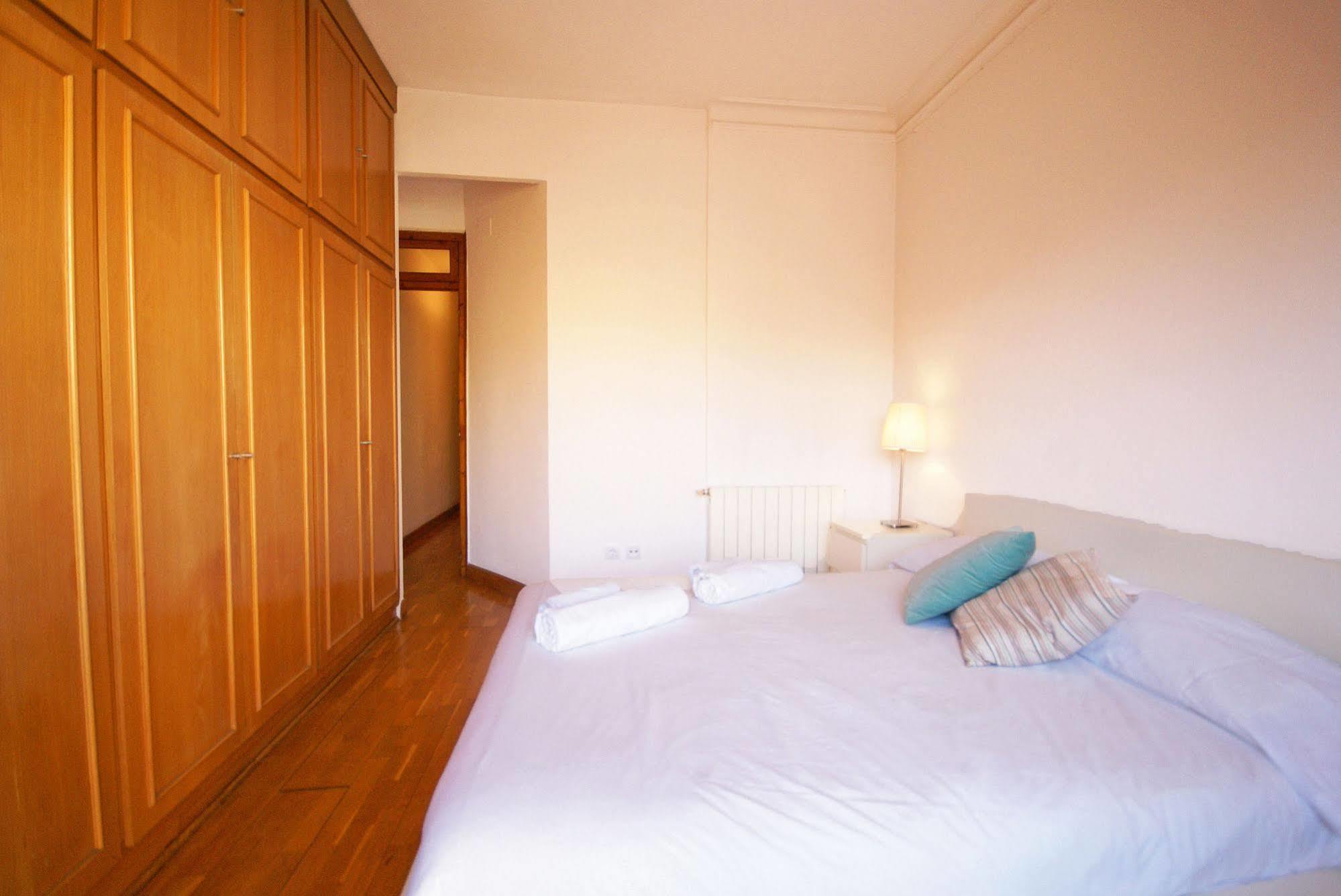 Apartamento Flateli Aribau Barcelona Exterior foto